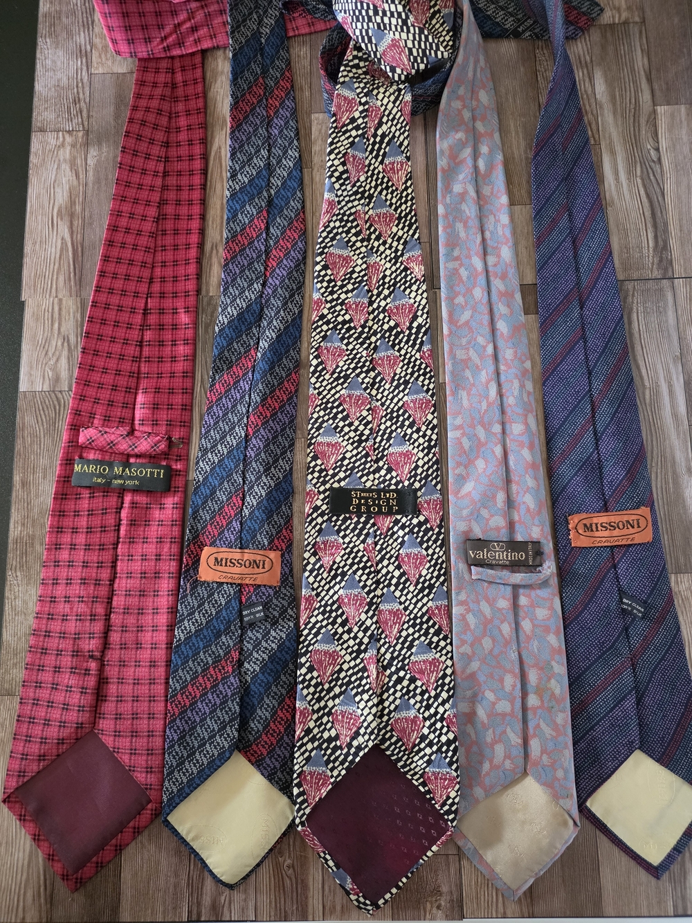 DESIGNER Valentino SILK Pink Patterned Men's Tie - Valentino (5 BUNDLE)